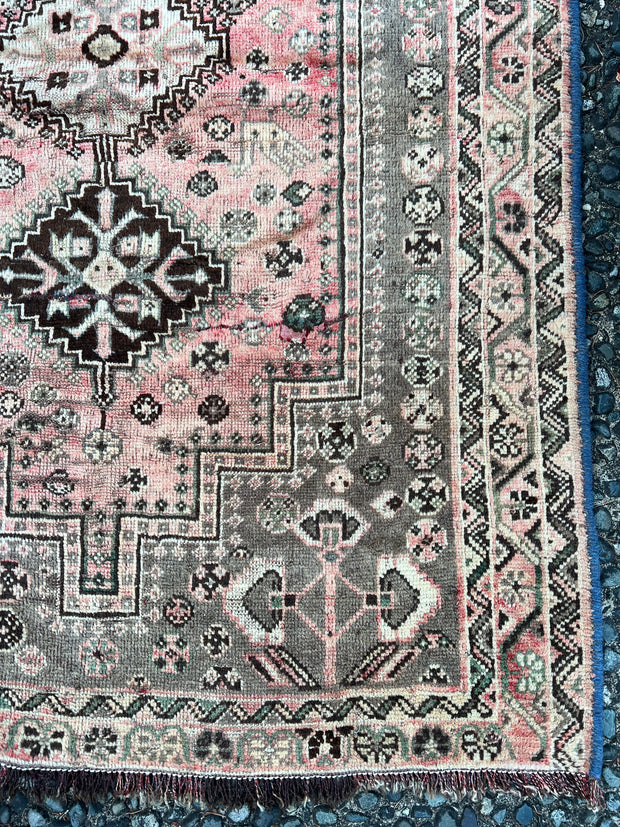 Persian Shiraz Rug, 5'3"x3'9”