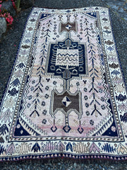 Persian Shiraz Rug, 8'4”x5'
