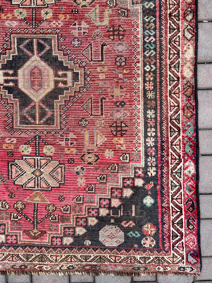 Persian Shiraz Rug,4'4"x3'8”